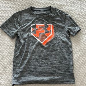 Under Armour boys size 6 tee